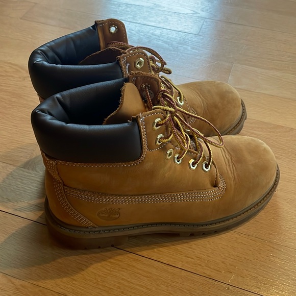 Timberland Boots - Picture 3 of 12